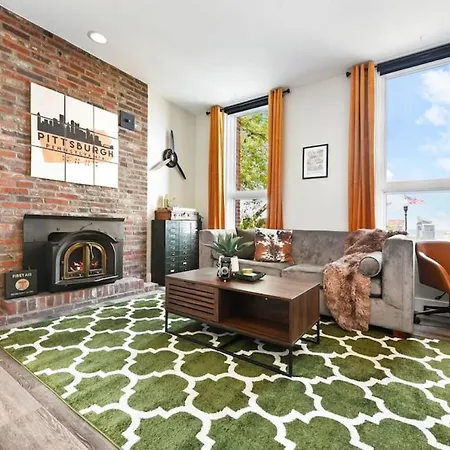 Hostwise Stays - The Grandview - Great City Views - Brand New Remodel