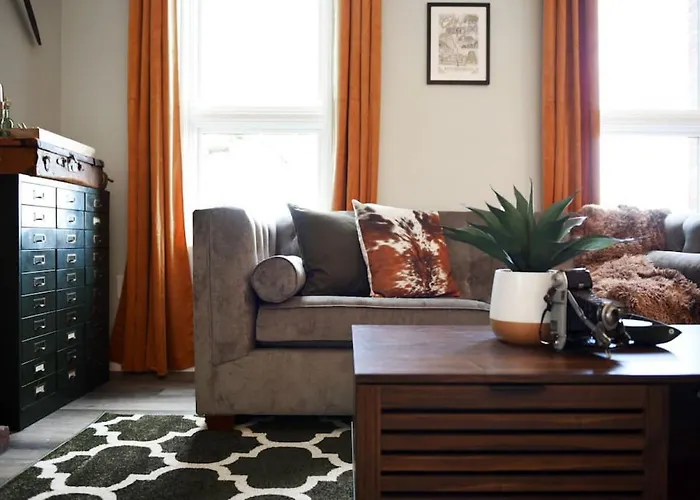 Hostwise - The Grandview - Great Views - Private Parking Apartment