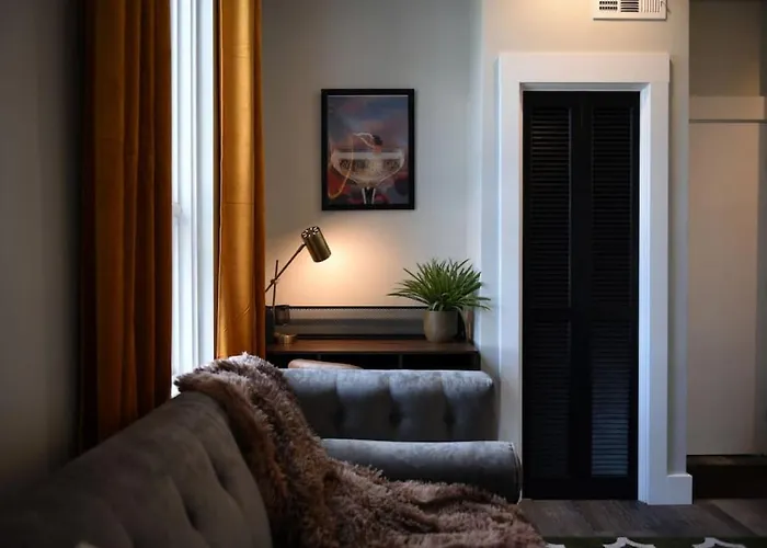Hostwise - The Grandview - Great Views - Private Parking Apartment